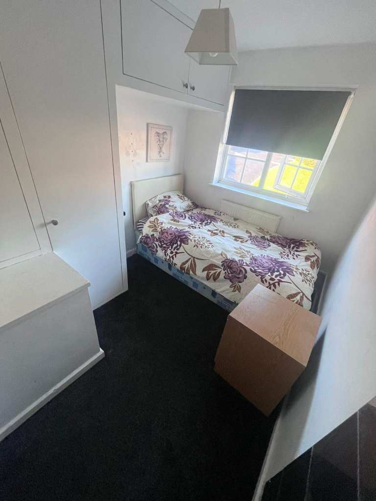 Room Available In Bach Mill Drive, Hall Green B28