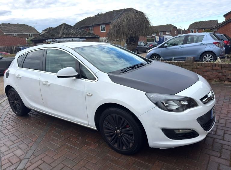 Vauxhall astra white