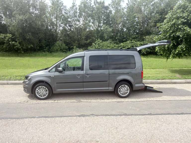 2021 Volkswagen Caddy Maxi Life C20 2.0 Tdi *Fold Flat Ramp* WHEELCHAIR ACCESSIBLE VEHICLE WAV Mo...