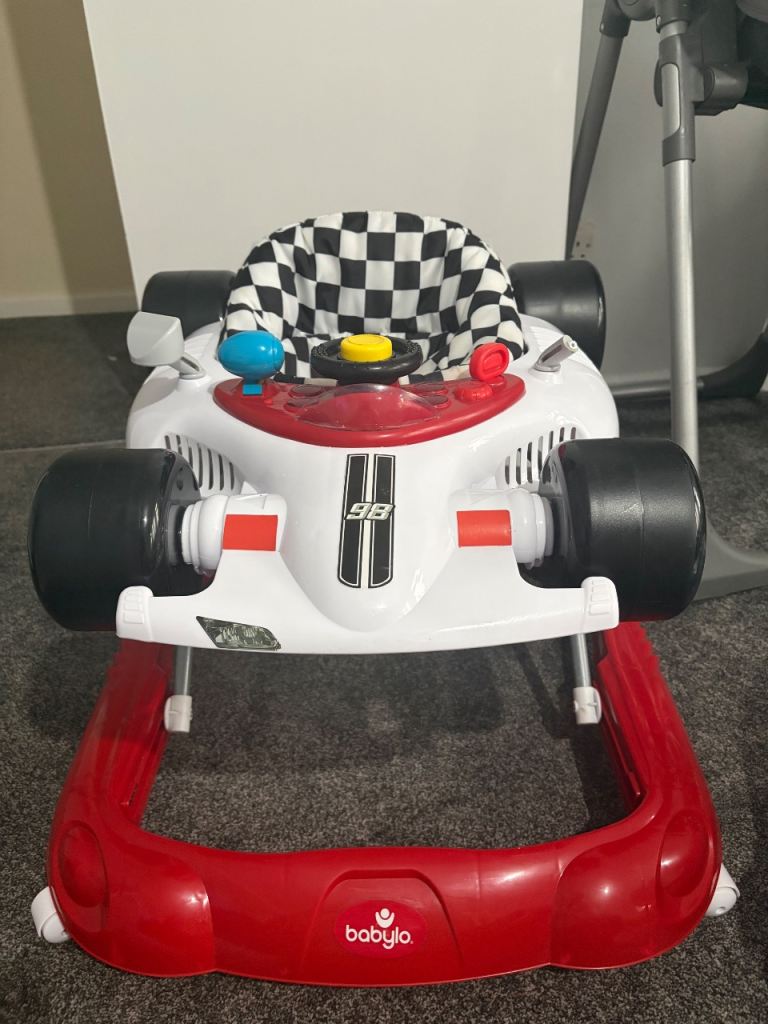 Babylo race car walker