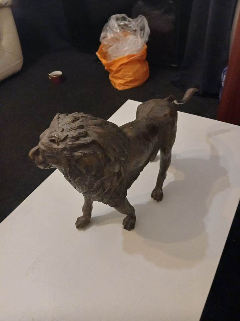 Bronze lion 