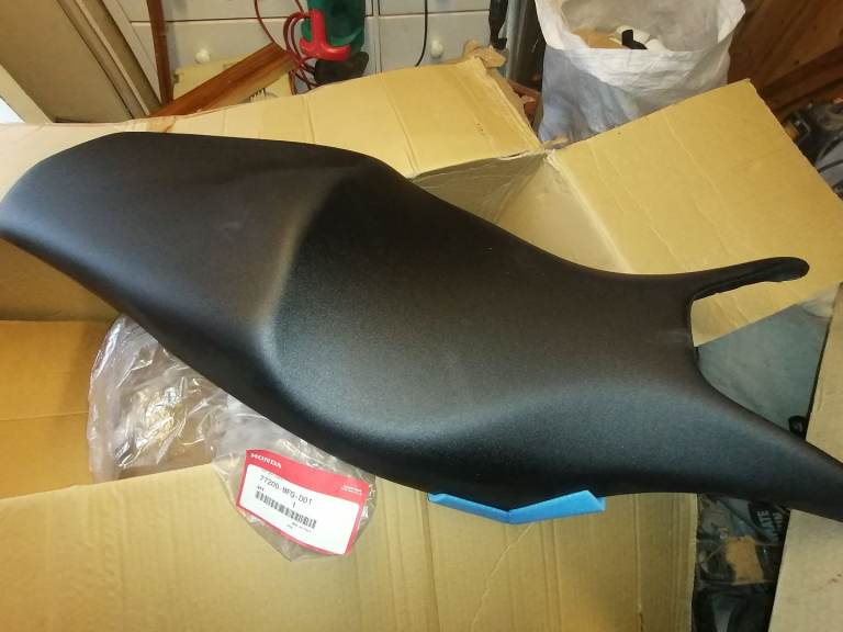Honda hornet seat 