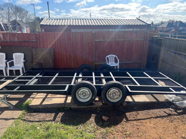 Tiny House / Cabin Trailer – Twin Axle – 5m x 2.4m – £2500