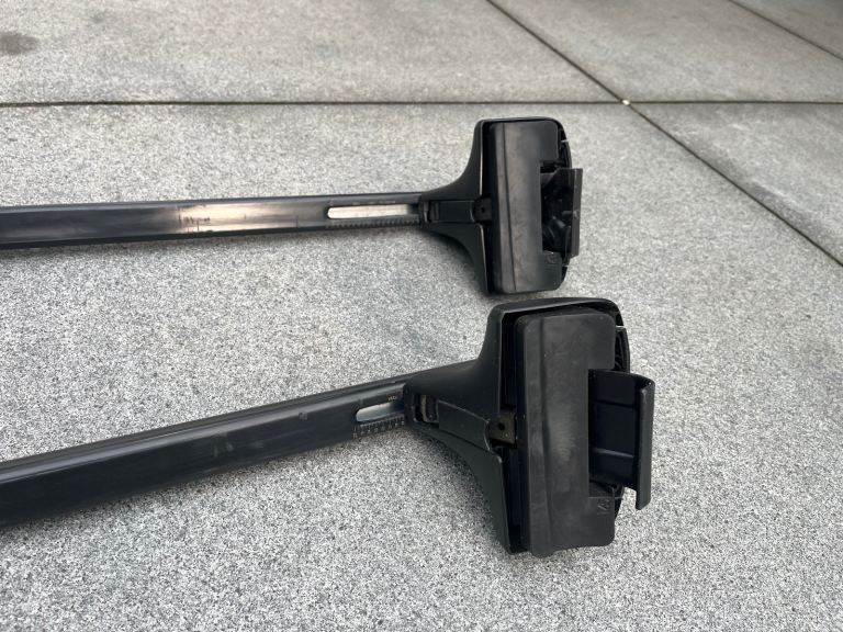 VW Passat Thule Roof Bars