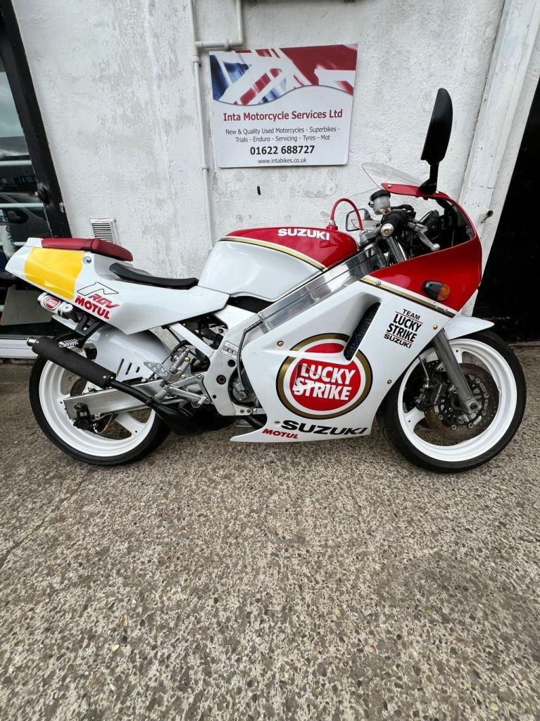 SUZUKI RGV250 LUCKY STRIKE VJ21A