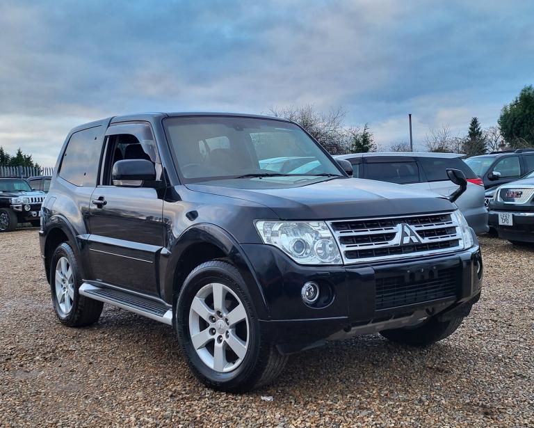 IMPORT 2010 MITSUBISHI PAJERO 3.2 DIESEL AUTOMATIC SWB BLACK SHOGUN ULEZ FREE