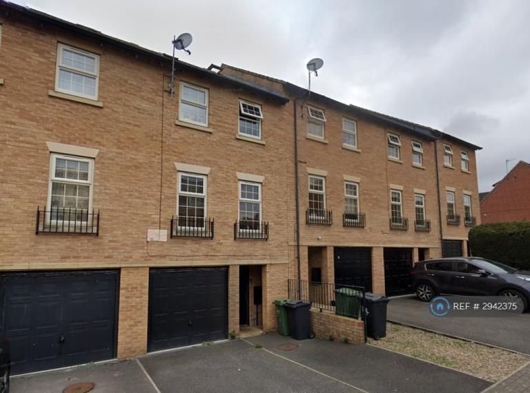 1 bedroom in Raynville Way, Leeds, LS12 (#2942375)