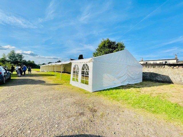Commercial Quality Marquee Hire London 9m Wide Chairs Tables Lining hardfloor Carpet Chaivari Chairs