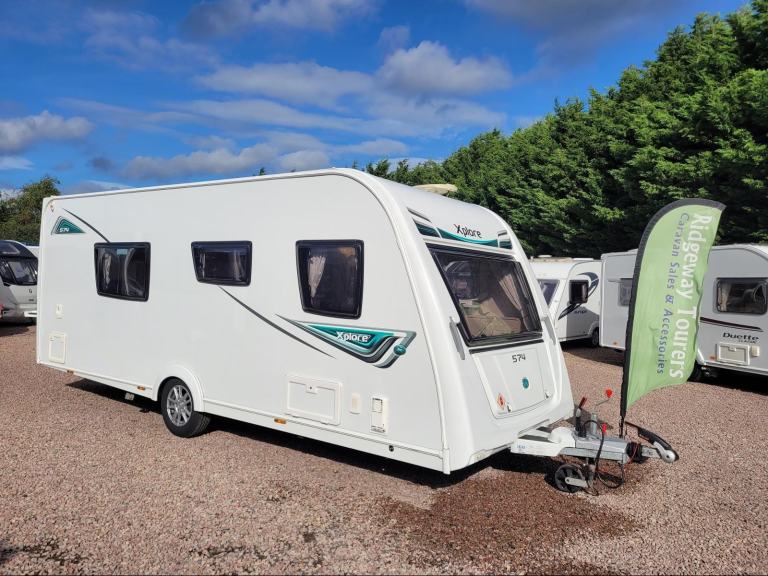 Elddis Xplore 574 2017 Lightweight 4 Berth - Twin Fixed Beds
