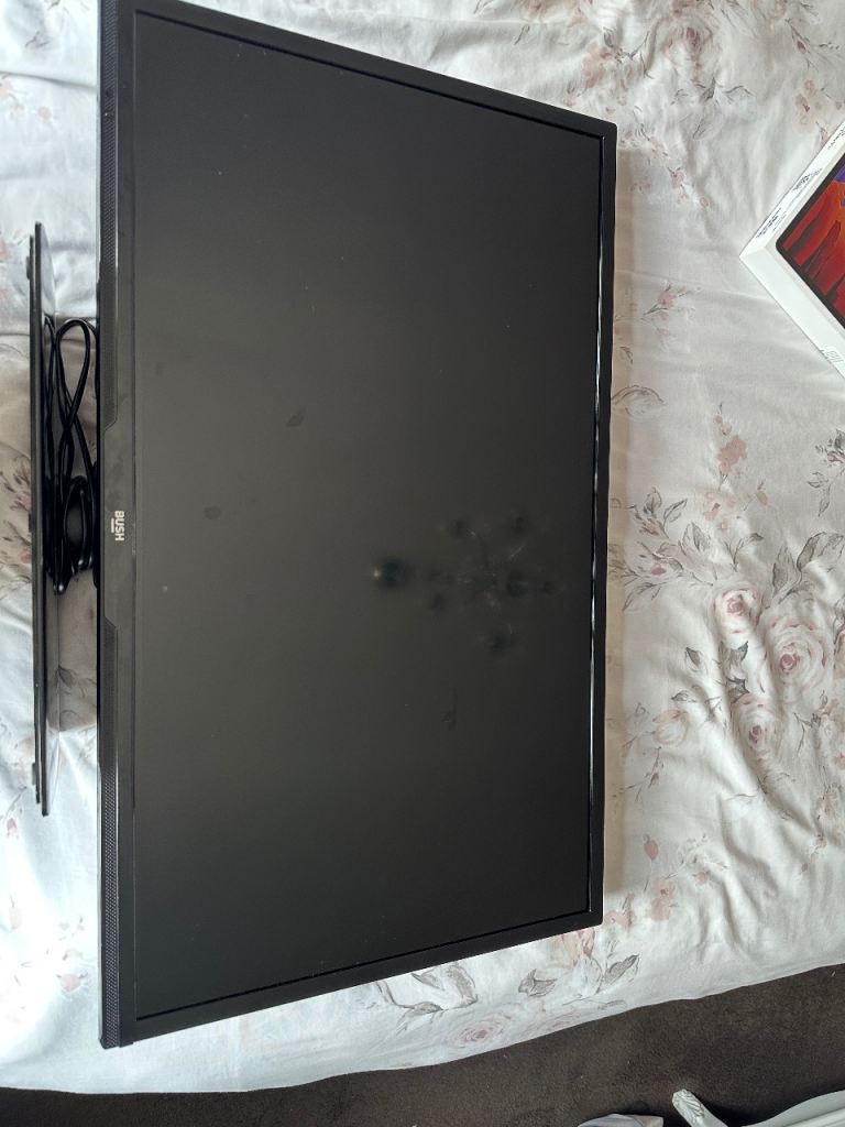 Bush 32” dvd smart hd television, like new