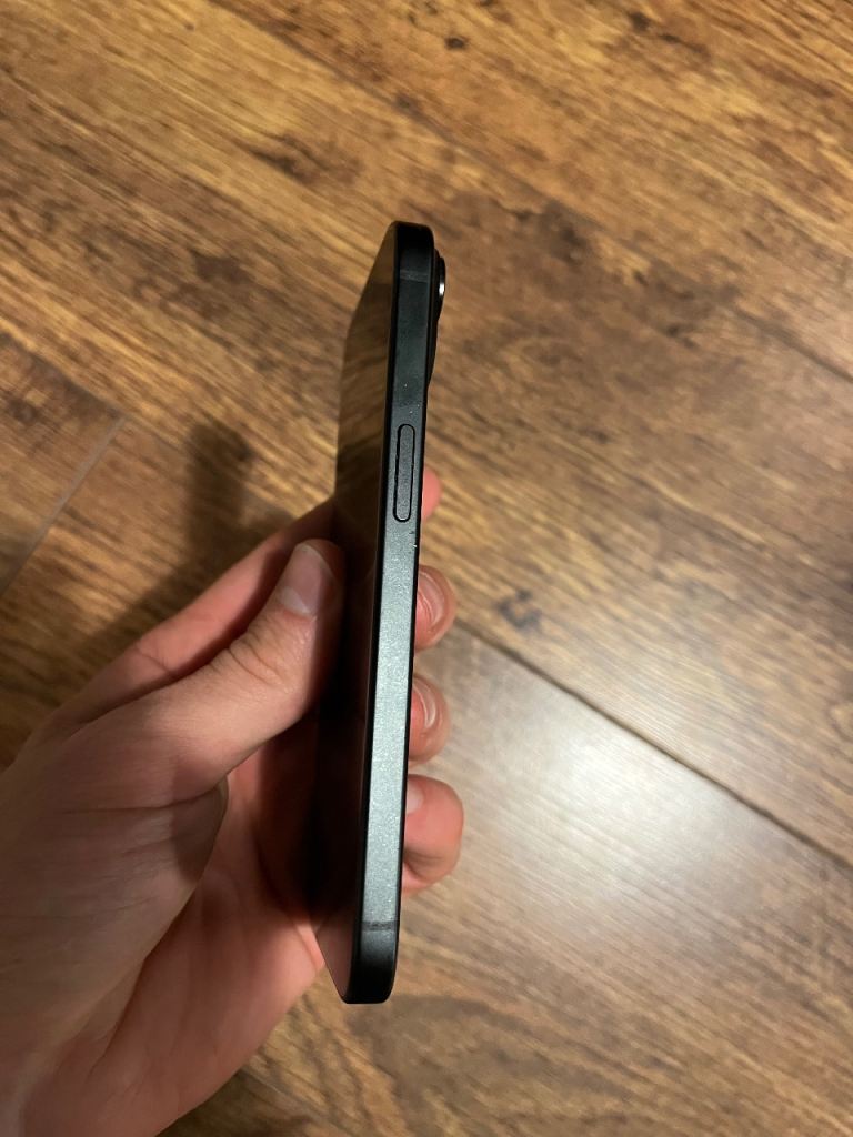 iphone 15 - excellent condition