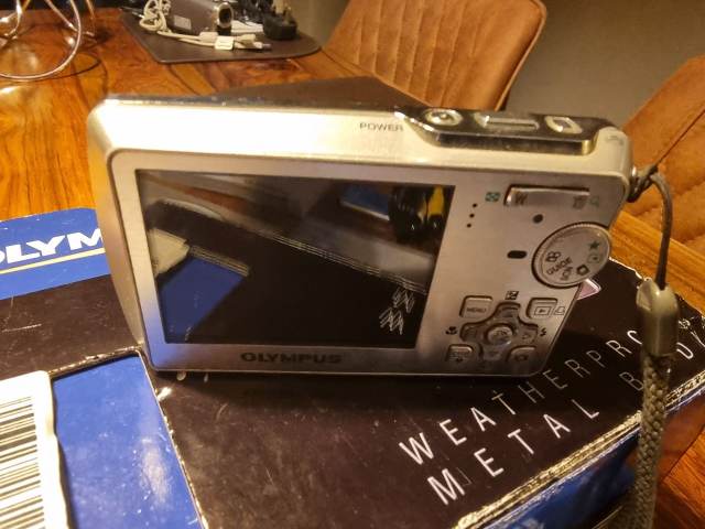 Olympus µ[mju:] 760 Digital Wetherproof Camera/ Video with