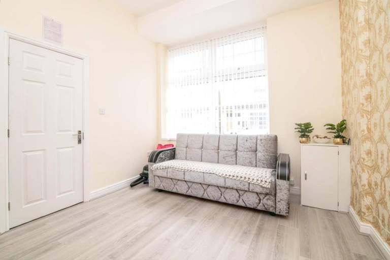 Spacious Double Rooms Available - Bills Included
