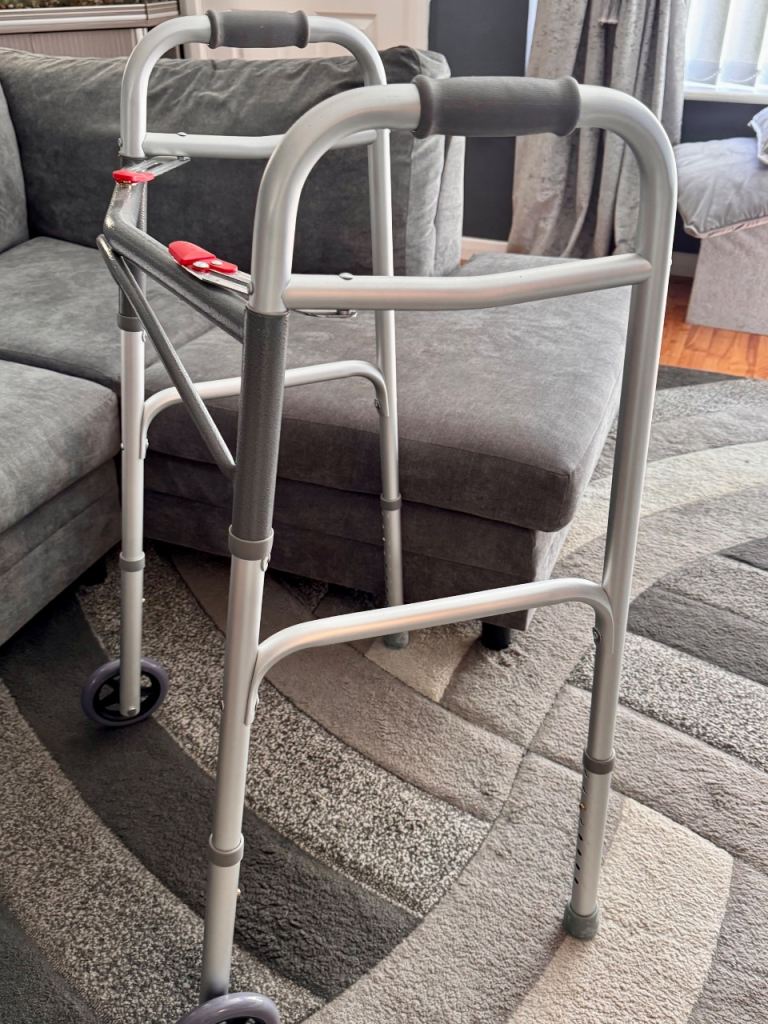 Folding wheeled walking frame / Zimmer frame – brand new, unused