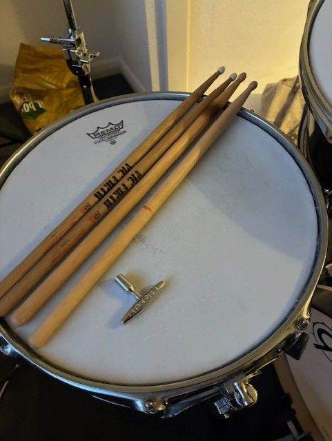 Gretsch Catalina drum kit drums in piano black lacquer