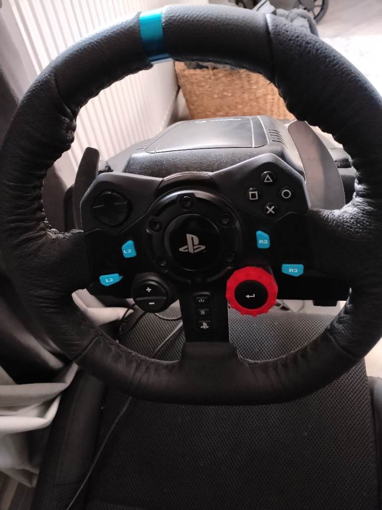 Logitech G29 Driving Force Wheel, pedals and playseat rig. PS5/PS4/PC - AS NEW