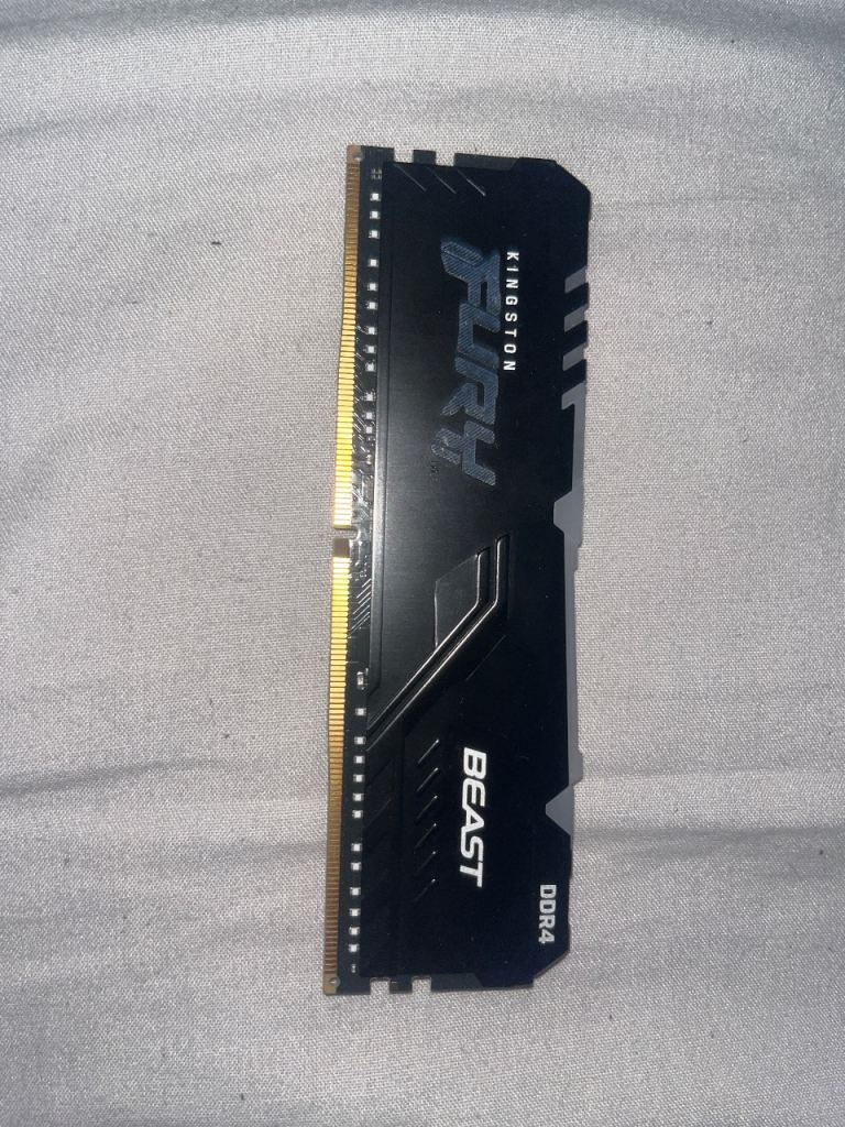 DDR4 16gb kingston fury rgb ram stick 