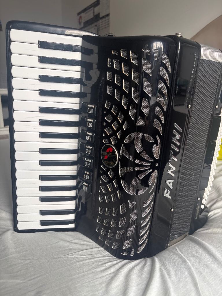 Fantini Accordion – Black, Good Condition