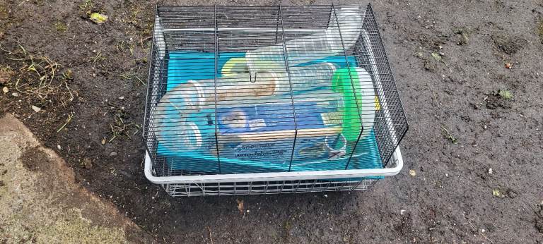 Hamster cage and tubular run