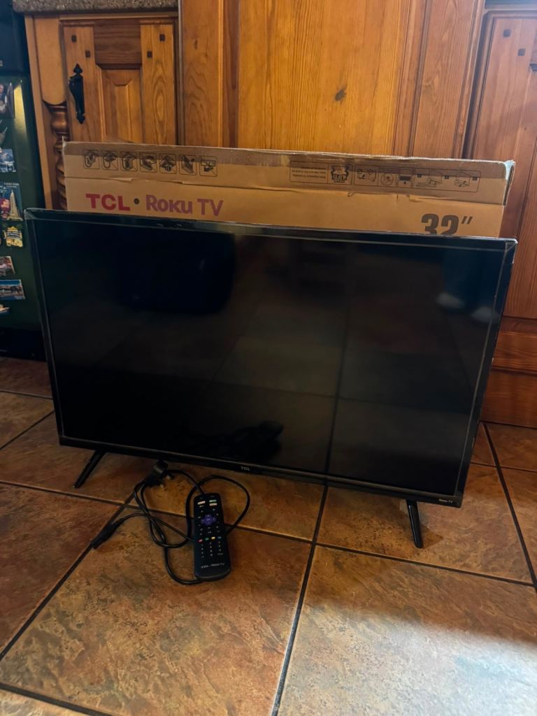 TV for sale - Cookstown, Co.Tyrone TCL 32" Roku HD Smart TV with Remote - Nearly New