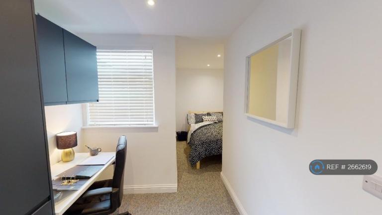 7 bedroom house in Pains Road, Southsea, PO5 (7 bed) (#2662619)