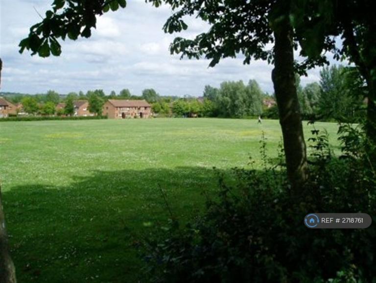 1 bedroom flat in Clay Hill, Milton Keynes, MK8 (1 bed) (#2718761)