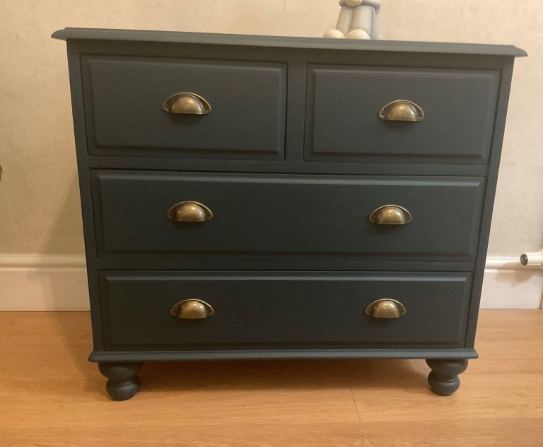 Vintage Chest of Drawers