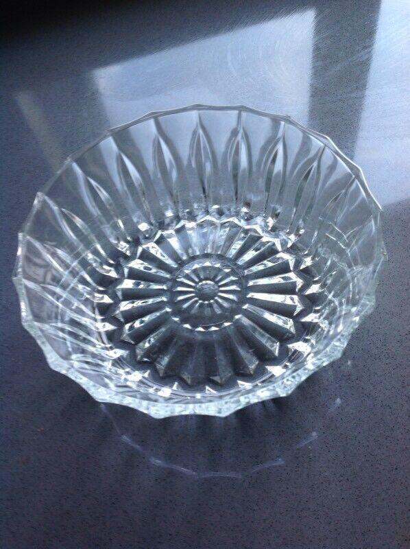 Beautiful  vintage fruit/ jelly cut glass bowl