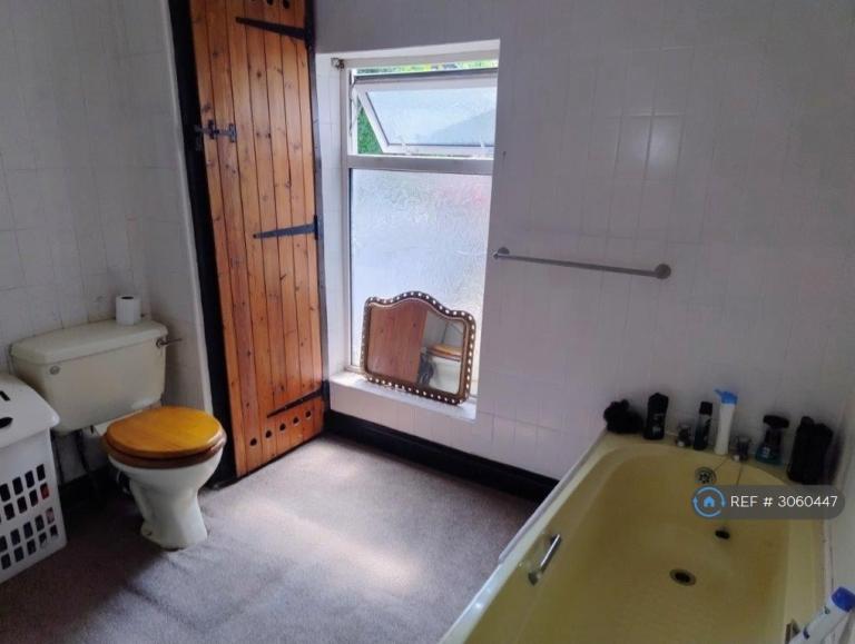 1 bedroom house in Rhys St, Tonypandy, CF40 (1 bed) (#3060447)