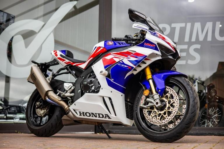 Honda CBR1000RR-R Fireblade 30TH ANNIVERSARY SP ! AKRO ! STUNNING