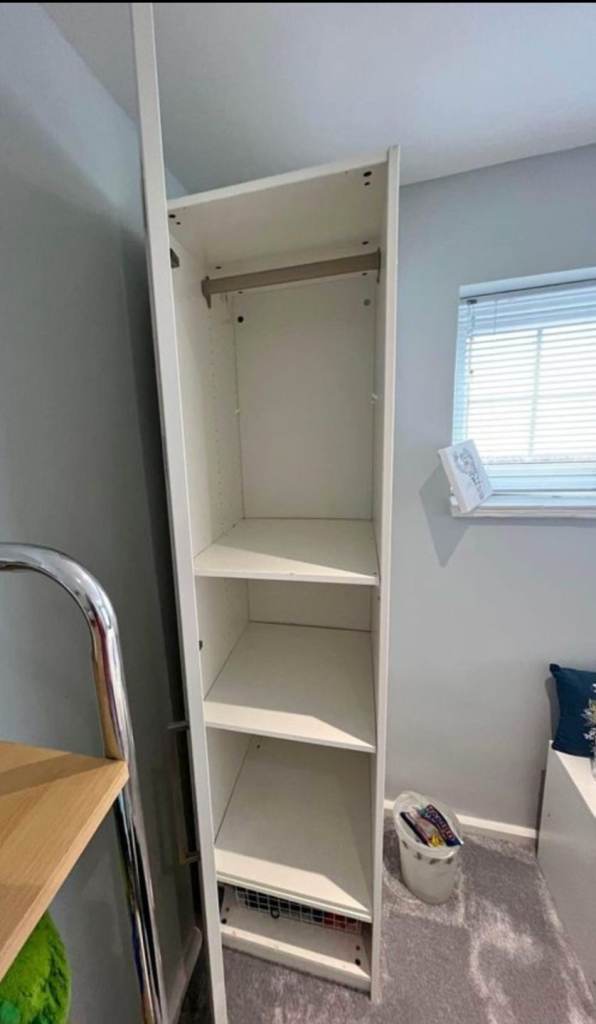 Wardrobe unit