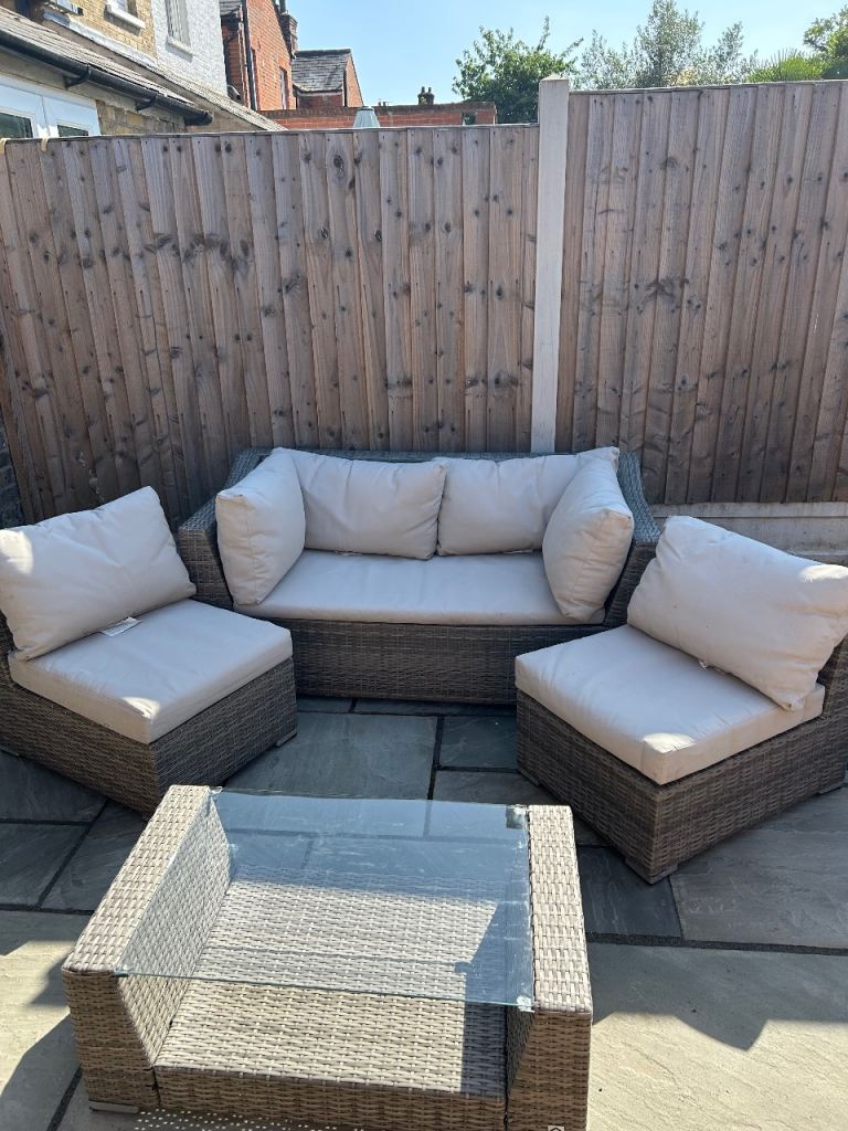 Rattan Garden Sofa and Table Set – Good Condition