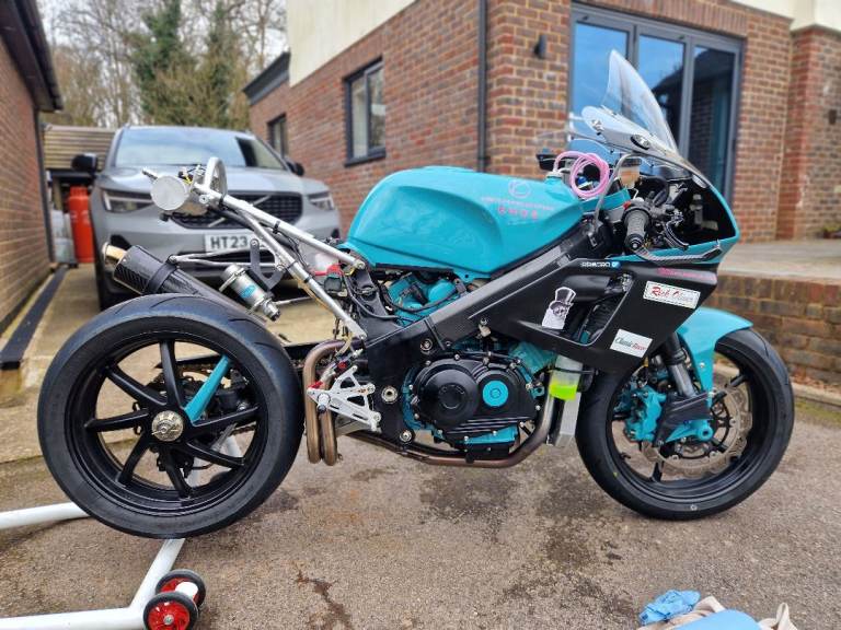 Vfr400 nc30 v5 track bike