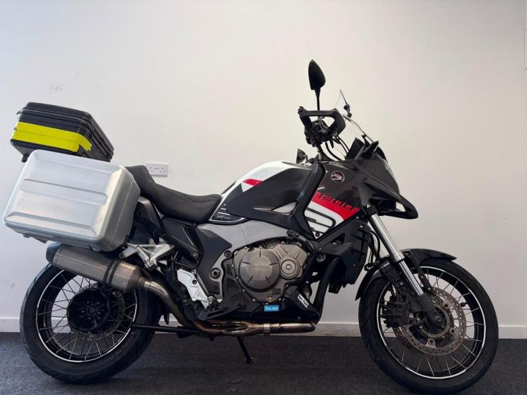 HONDA VFR 1200X CROSSTOURER X ** 12 MONTH MOT - LUGGAGE - WARRANTY ** 