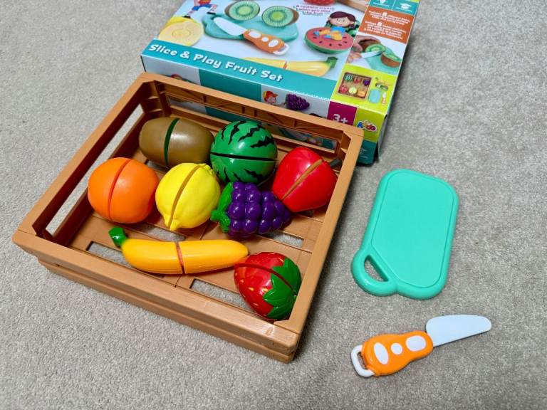 Busy Me - Slice & Play Fruit Set - COMPLETE - 8 Fruits / Chopping Board / Pretend Knife + Crate