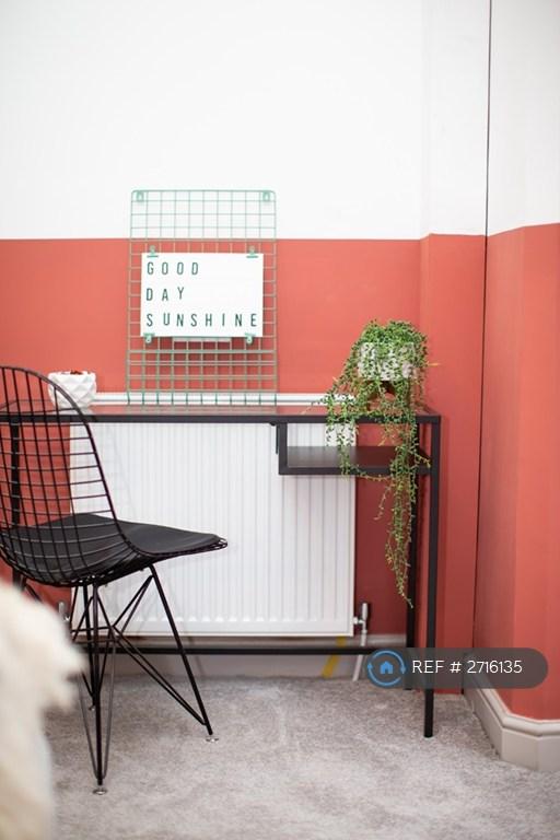 1 bedroom flat in Rawson Street, Farnworth, Bolton, BL4 (1 bed) (#2716135)