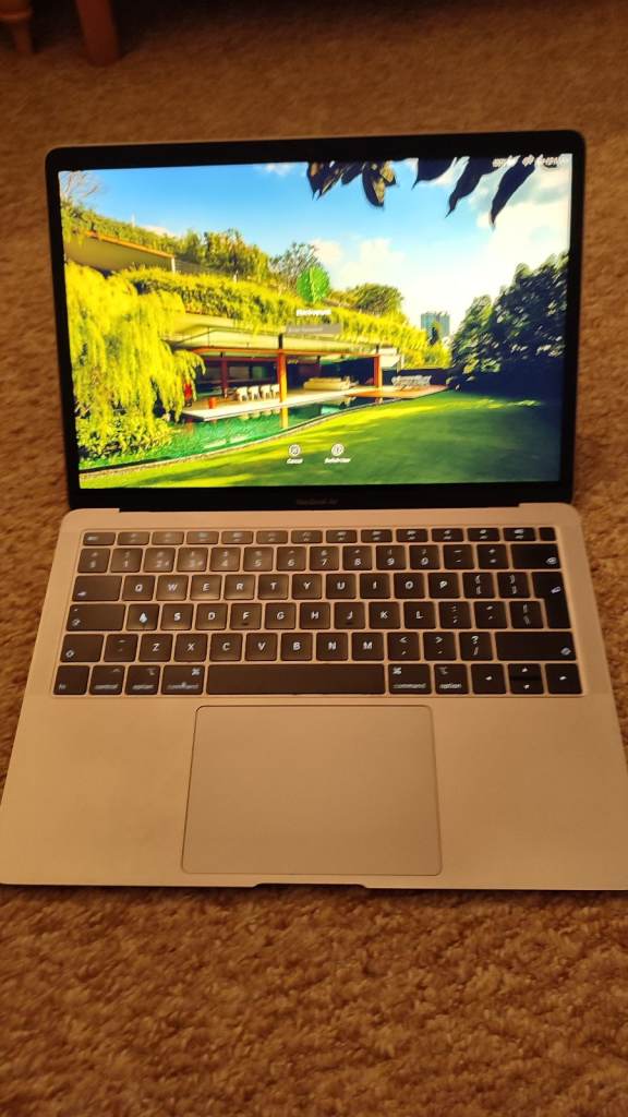 Apple MacBook Air 13.3-inch 128GB SSD 8GB RAM i5 1.6Ghz - Space Grey !!