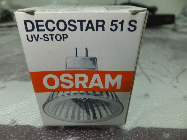  8 X NEW BOXED £1 EACH - DECOSTAR 51 S / UV- STOP - SPOT LIGHT / BULBS - 20 WATTS / 12VOLTS 