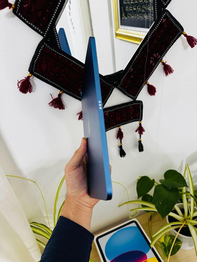 Apple iPad 10th Generation Read Description 