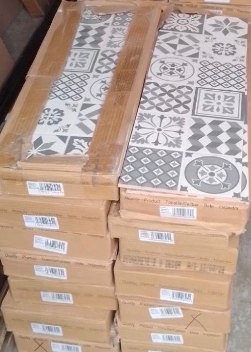 Konkrete Black & white Matt Concrete effect Ceramic Indoor Wall Tile, Pack of 12, (L)600mm (W)200mm