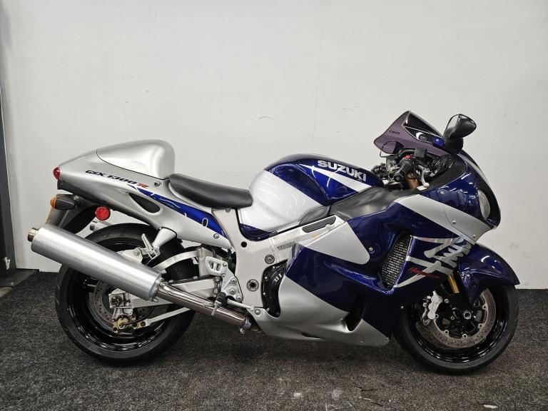 SUZUKI GSX1300R HAYABUSA ** STANDARD BIKE - SEAT COWL - MOT JAN 2027 **