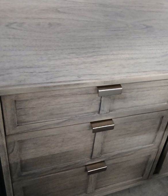 Bargain Brand New Wooden beautiful Sideboard, rrp£ 959.99...can deliver