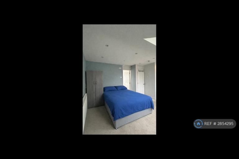1 bedroom in Kingswood Road, Gillingham, ME7 (#2854295)