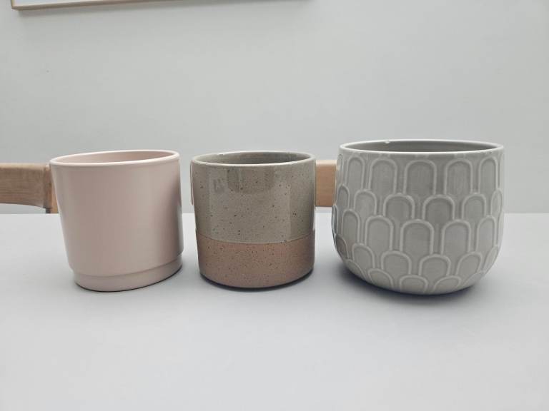 image for Three Lovely Indoor Plant Pots Medium Sized Pick Up SW11 Battersea