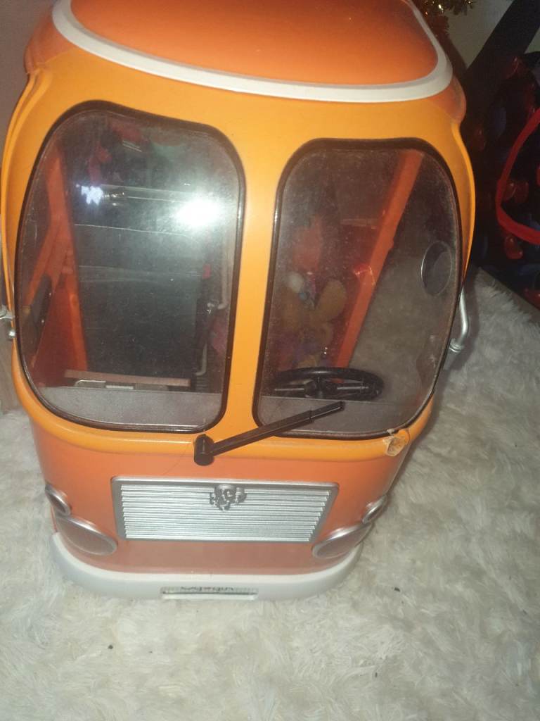 Toy cafe van on wheels 