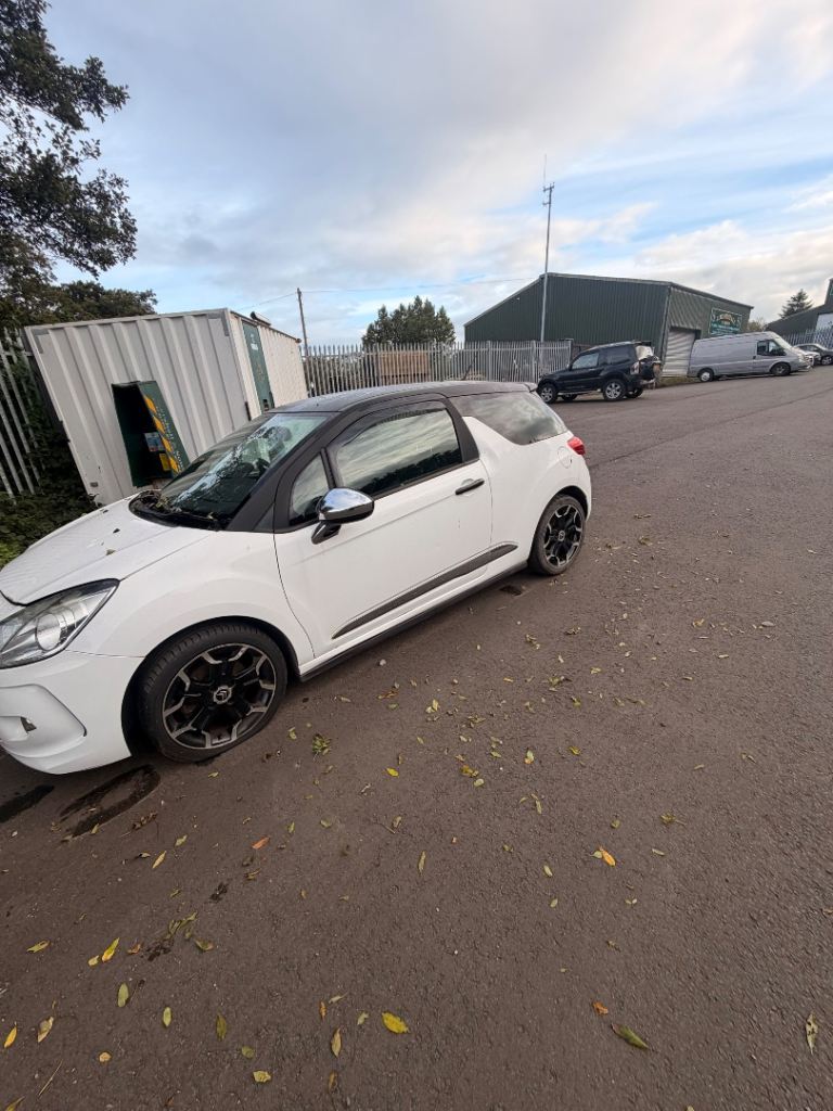 Citroen, DS3, Hatchback, 2012, Manual, 1598 (cc), 3 doors