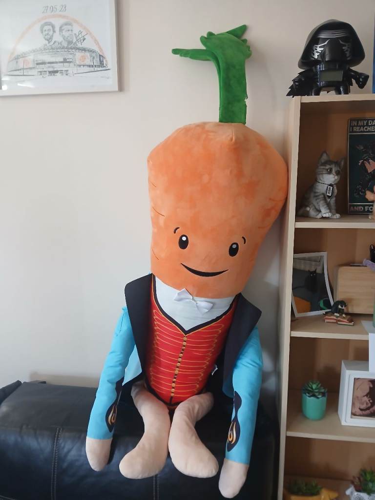 Large kevin the carrot 