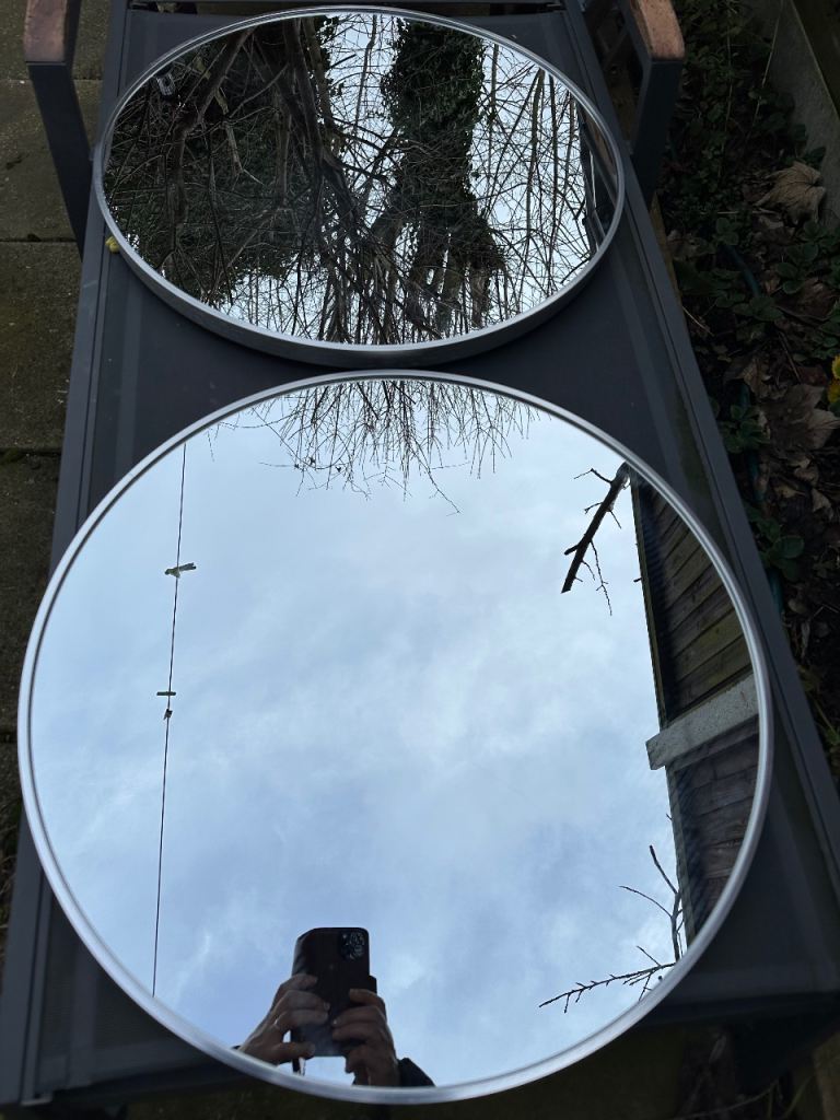 Round aluminium trim wall mirrors 