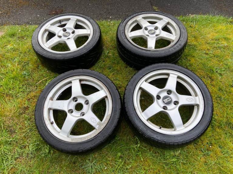 Hyundai f2 car wheels