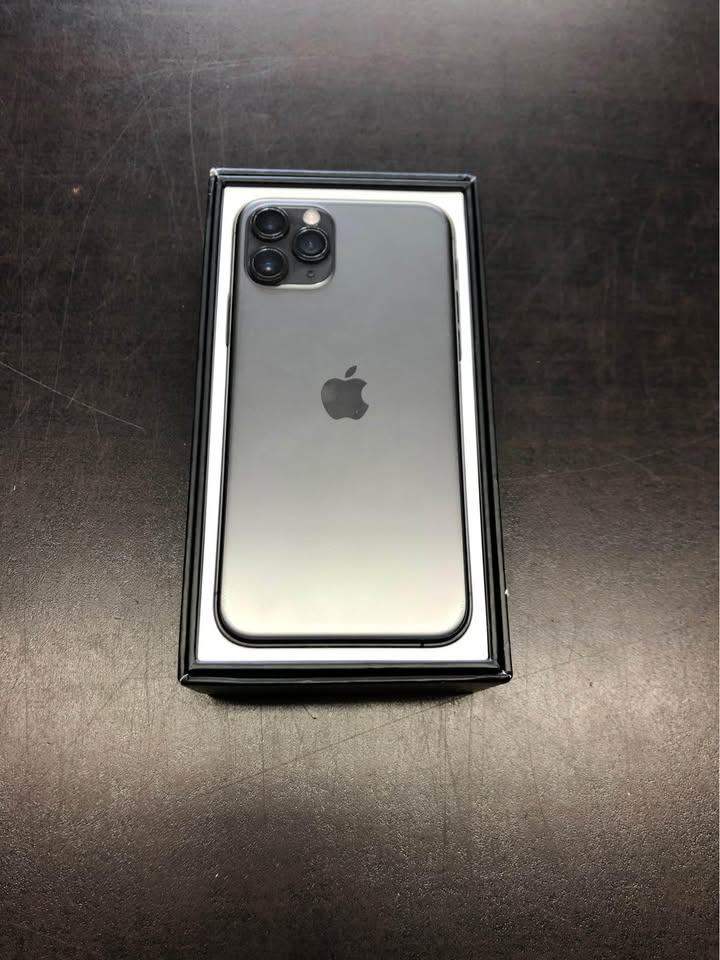 iPhone 11 Pro Max 64gb unlocked good condition with warranty